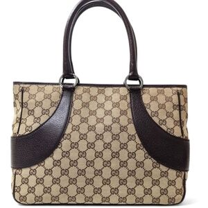✨️💎Authentic Gucci GG Monogram Supreme Shoulder Bag Brown leather